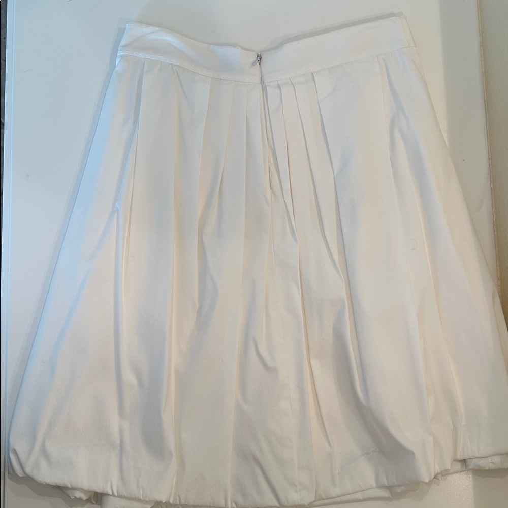 New Elie Tahari White A-Line Skirt. Size 4. - Picture 2 of 9